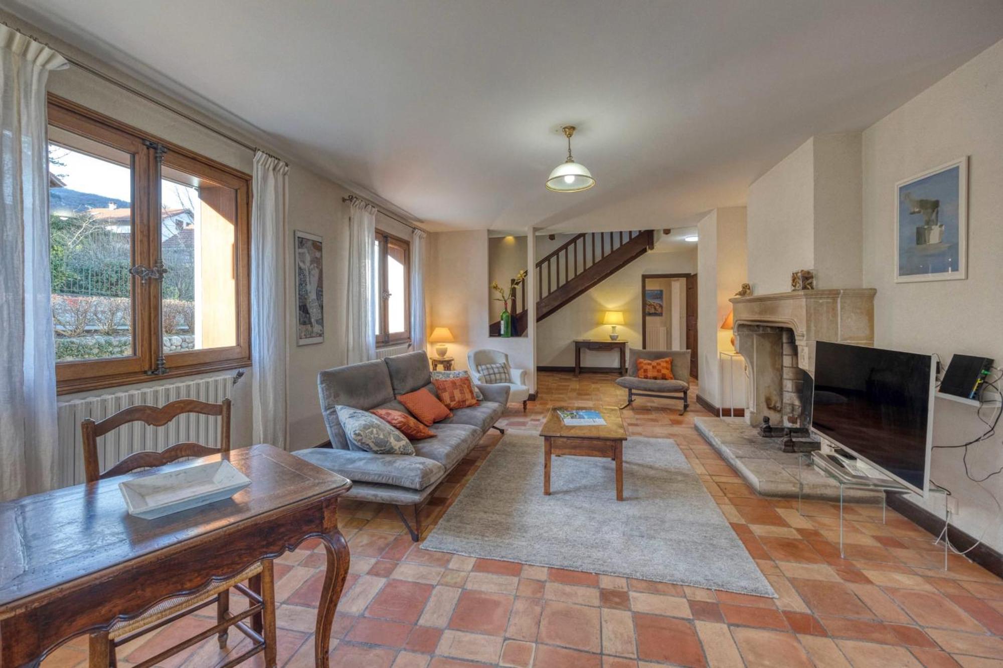 #Hp La Maison Des Lilas Large Family House Sleeps 12 Garden Seyssins ภายนอก รูปภาพ